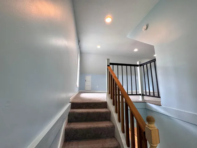 $1,250 | 3408 3rd Avenue South, Unit UPPER LEVEL, Minneapolis, MN 55408