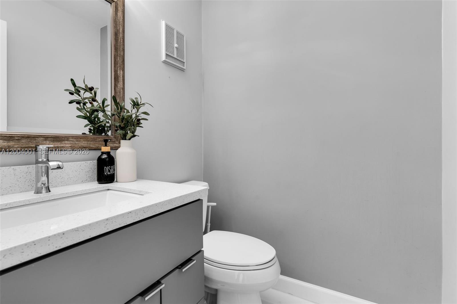 15134 Southwest 94th Terrace Miami, FL 33196 - Photo 9 of 37