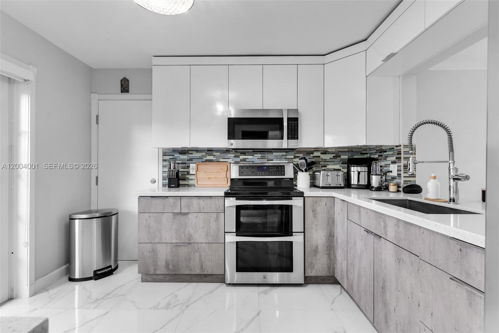 15134 Southwest 94th Terrace Miami, FL 33196 - Photo 10 of 37