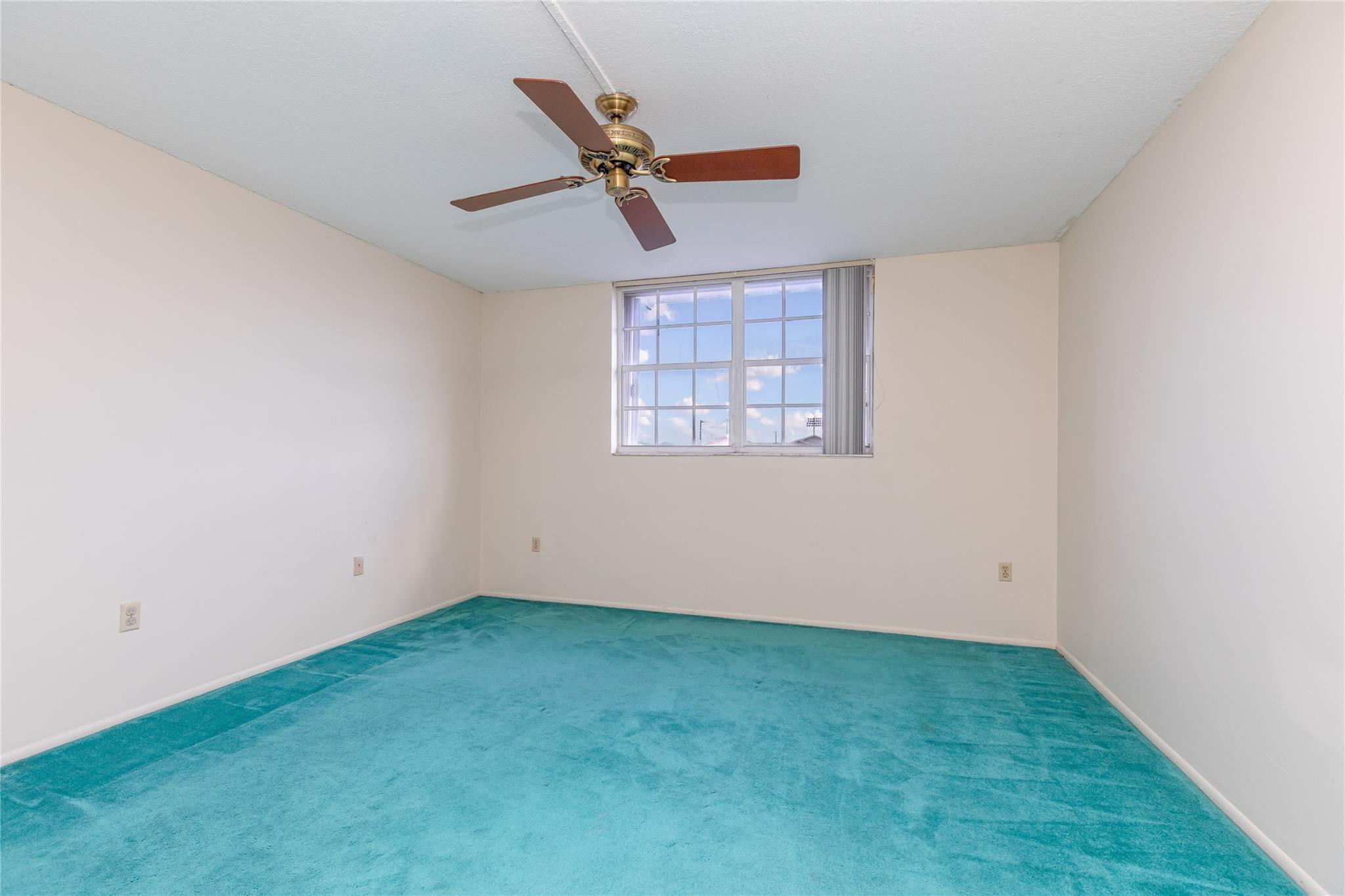 4281 West 10th Court Hialeah, FL 33012 - Photo 12 of 28 Photo 12