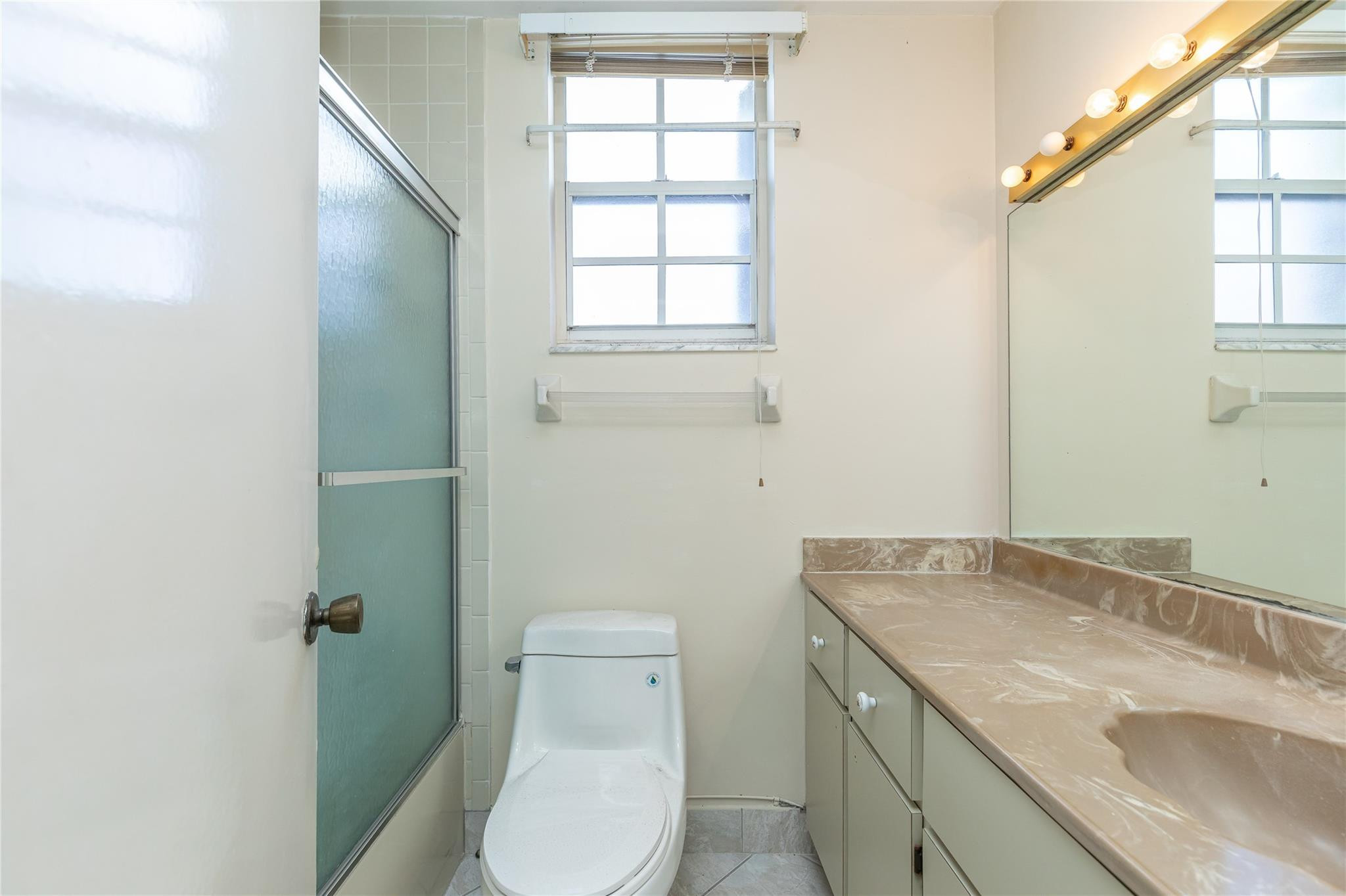 4281 West 10th Court Hialeah, FL 33012 - Photo 23 of 28 Photo 23