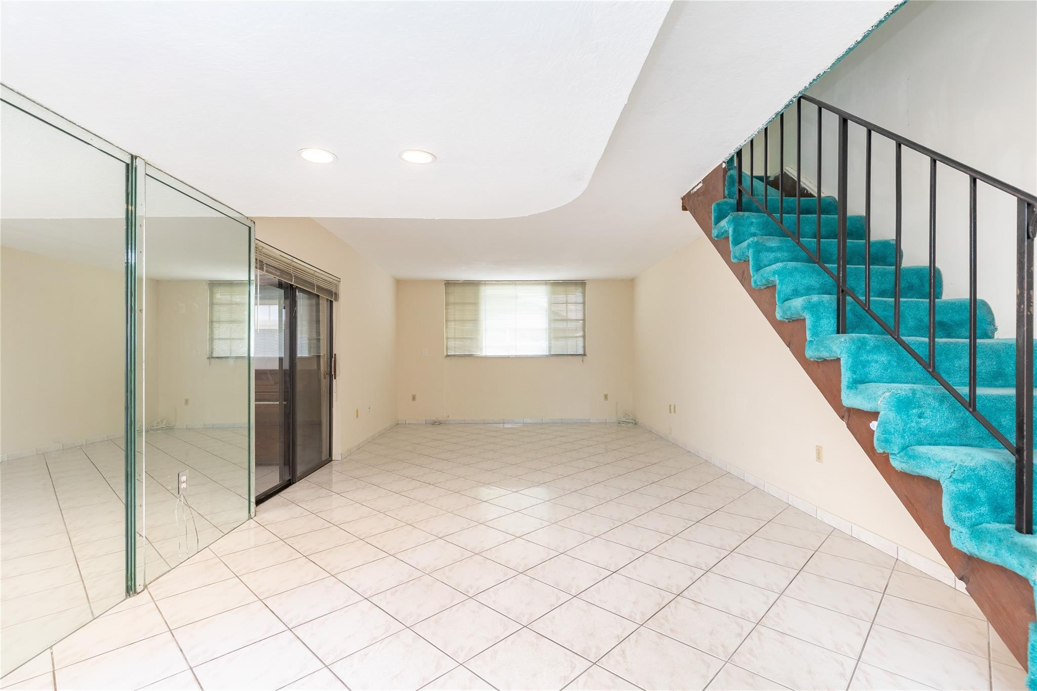 4281 West 10th Court Hialeah, FL 33012 - Photo 5 of 28 Photo 5