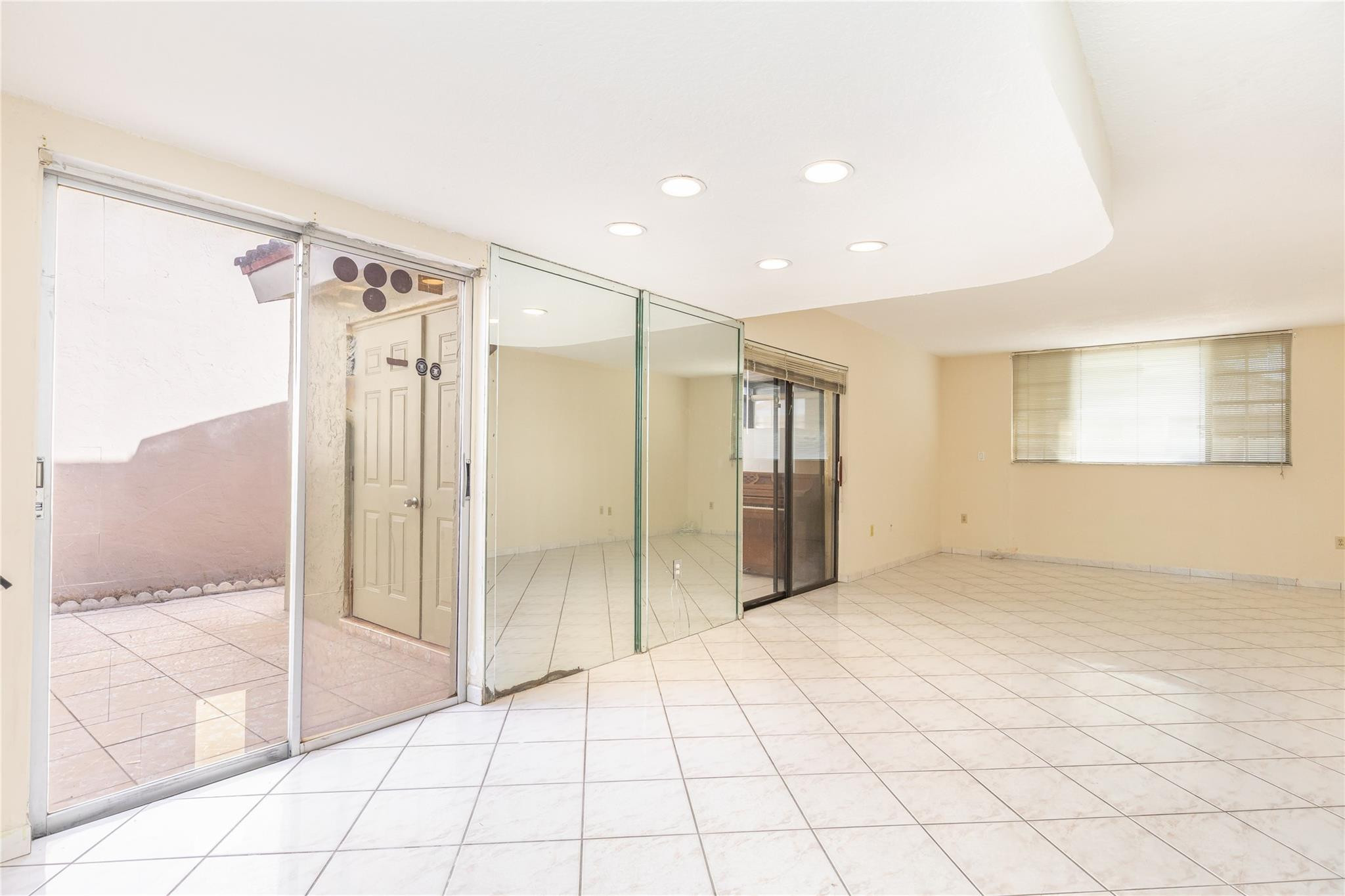 4281 West 10th Court Hialeah, FL 33012 - Photo 7 of 28 Photo 7