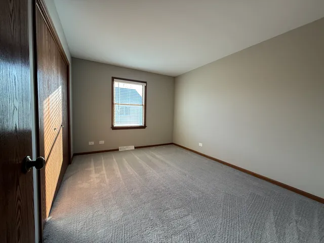 $2,000 | 45 Spuhler Drive, Unit 45, Batavia, IL 60510