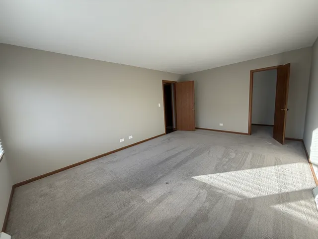 $2,000 | 45 Spuhler Drive, Unit 45, Batavia, IL 60510