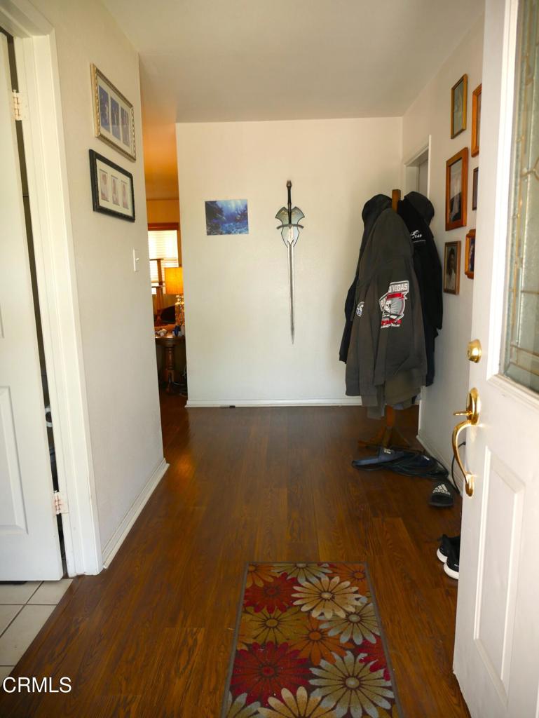 1772 Weston Circle Camarillo, CA 93010 - Photo 8 of 36 a view of entryway