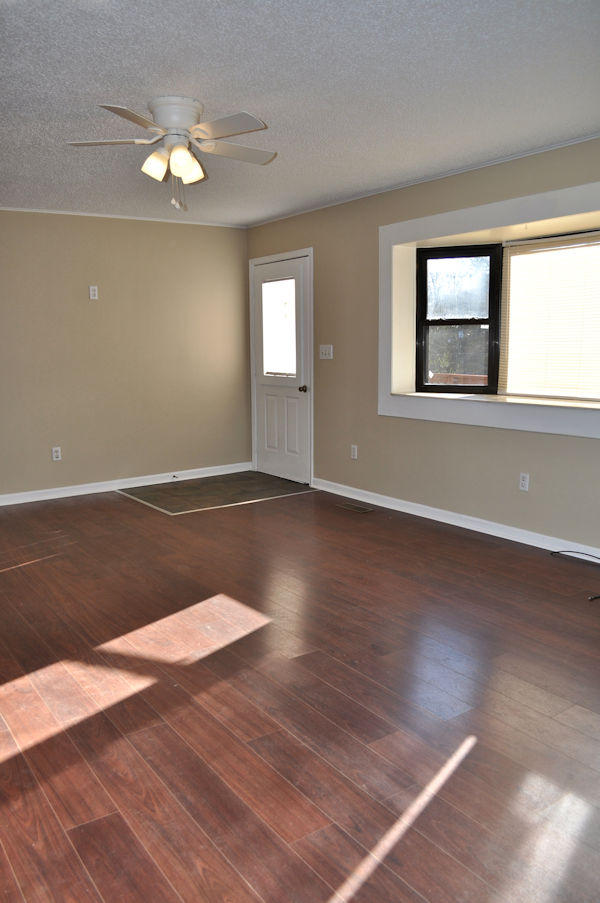 2509 Ridge Road Pigeon Forge, TN 37863 - Photo 14 of 28 living room9b
