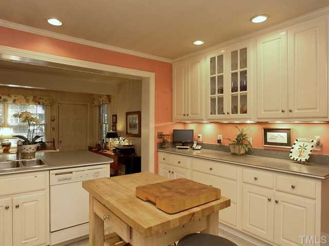 911 Runnymede Road Raleigh, NC 27607 - Photo 7 of 25 Kitchen