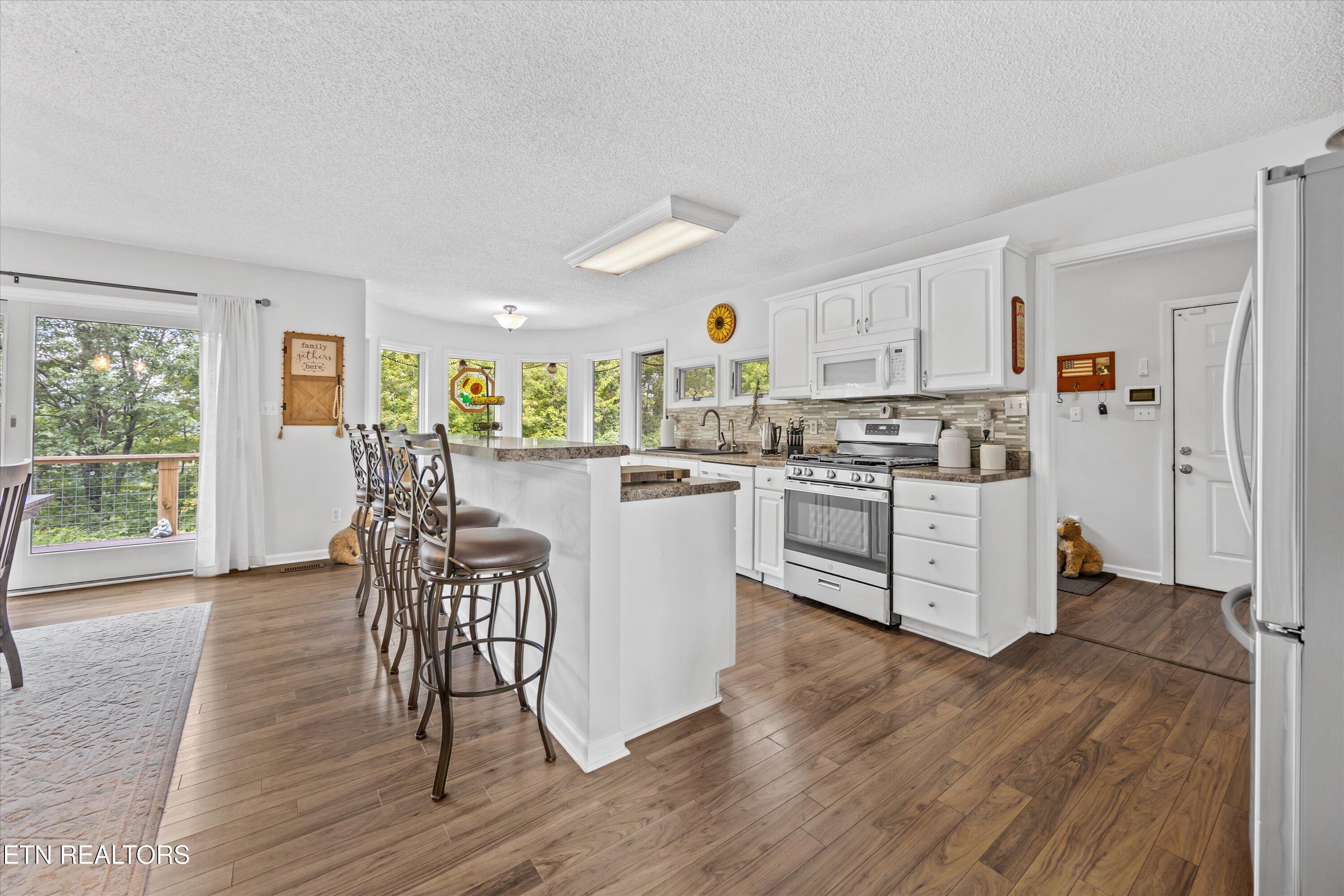 350 Ridgewood Drive Clinton, TN 37716 - Photo 16 of 44 14-350 Ridgewood Dr 014