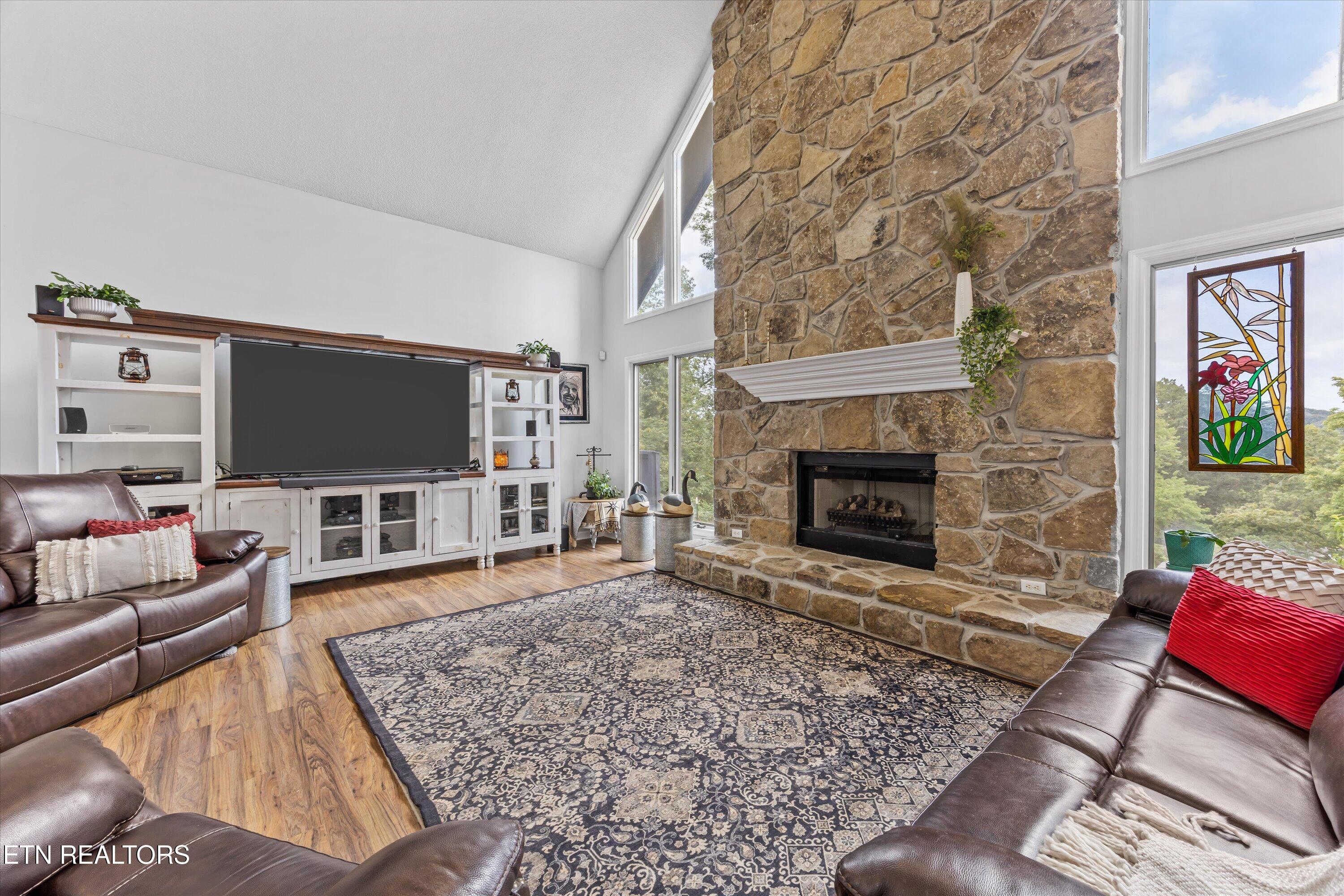 350 Ridgewood Drive Clinton, TN 37716 - Photo 8 of 44 09-350 Ridgewood Dr 009