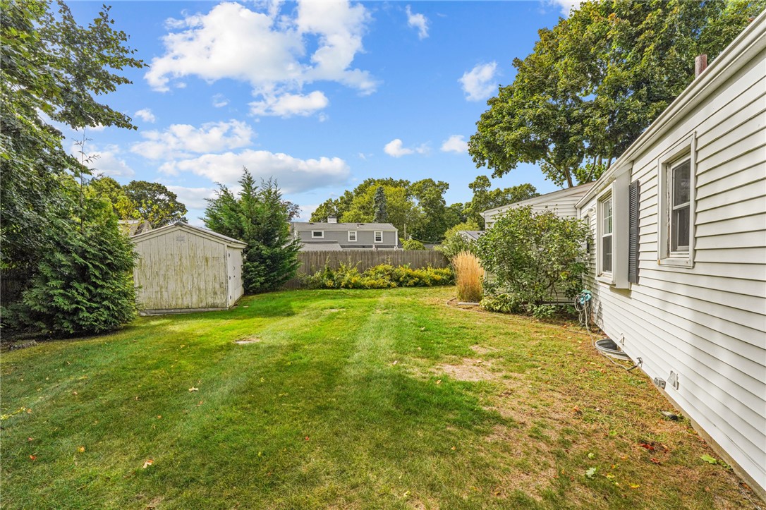 372 Manor Drive Warwick, RI 02888 - Photo 10 of 38