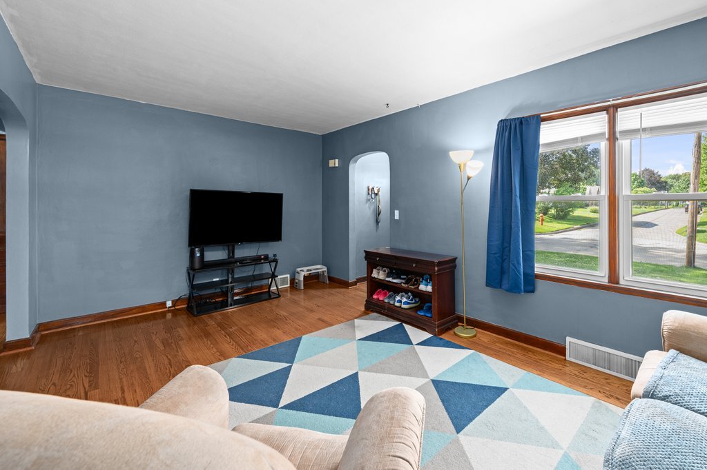 802 27th Avenue Moline, IL 61265 - Photo 4 of 33