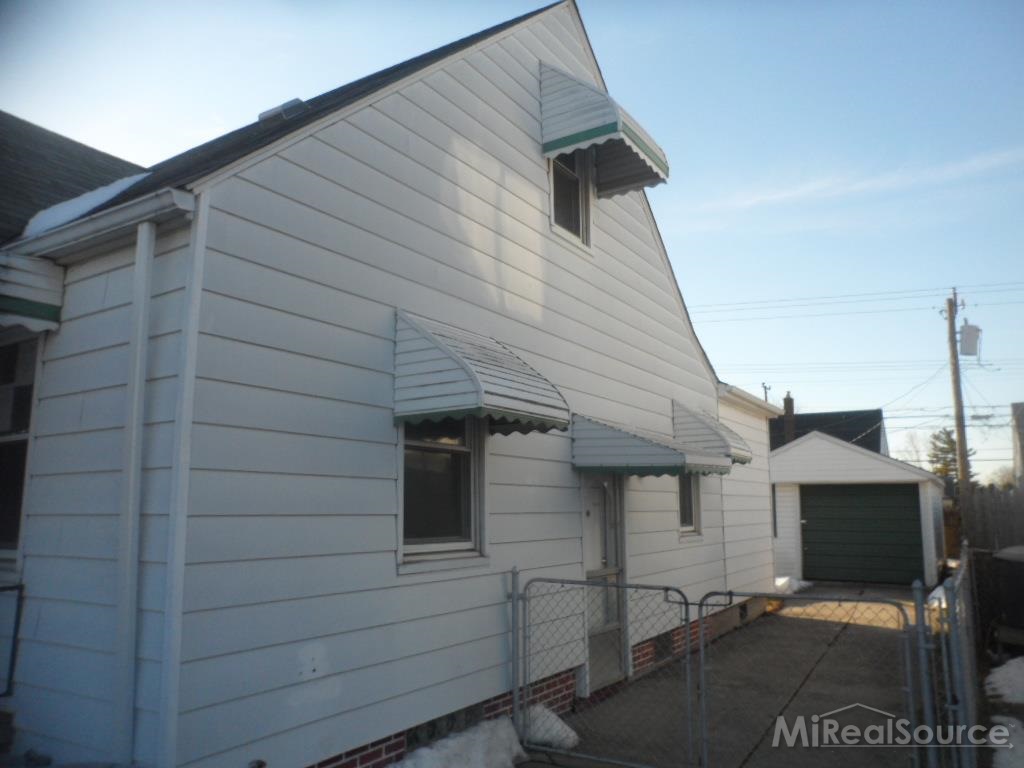 8304 Standard Street Center Line, MI 48015 - Photo 2 of 21