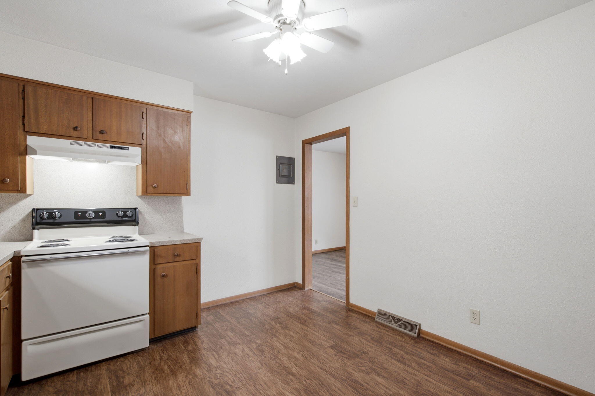 1009 East Walnut Street, Unit 4 Springfield, MO 65806 - Photo 12 of 24 12-web-or-mls-HWJ04658
