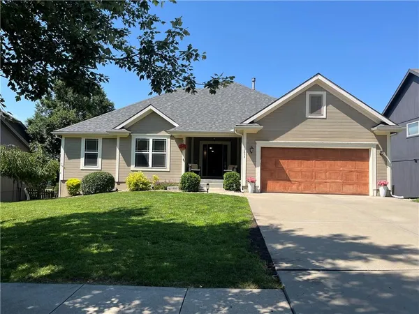 $440,000 | 10834 North Manchester Avenue, Kansas City, MO 64157
