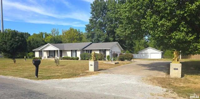 $349,900 | 207 Bob A Rosa Avenue, Murphysboro, IL 62966