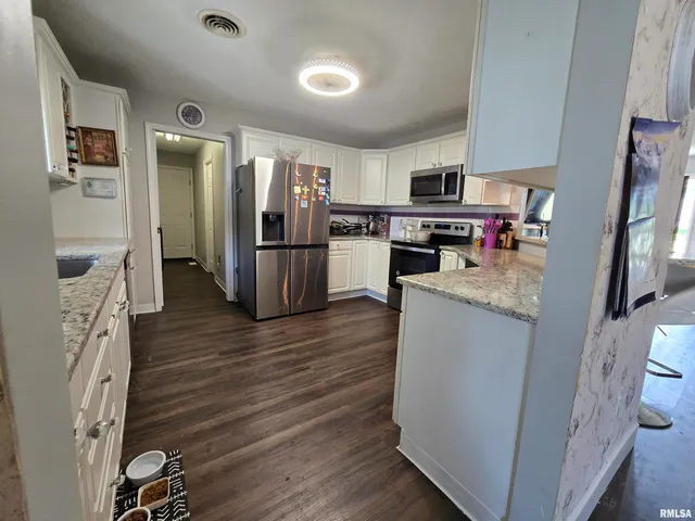 $349,900 | 207 Bob A Rosa Avenue, Murphysboro, IL 62966