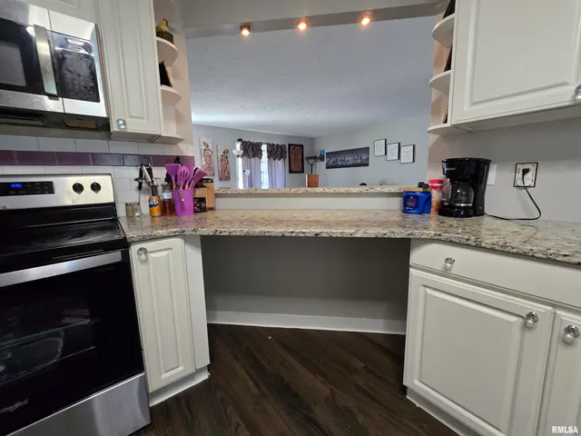 $349,900 | 207 Bob A Rosa Avenue, Murphysboro, IL 62966