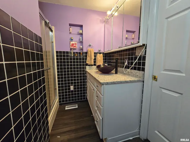 $349,900 | 207 Bob A Rosa Avenue, Murphysboro, IL 62966