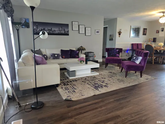 $349,900 | 207 Bob A Rosa Avenue, Murphysboro, IL 62966