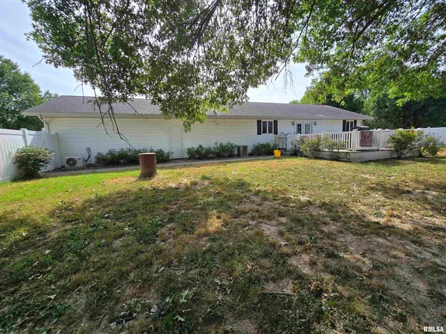 $349,900 | 207 Bob A Rosa Avenue, Murphysboro, IL 62966