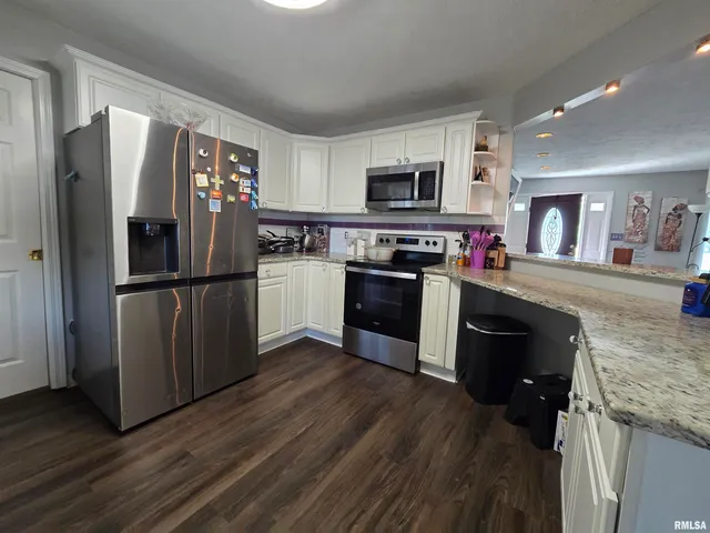 $349,900 | 207 Bob A Rosa Avenue, Murphysboro, IL 62966