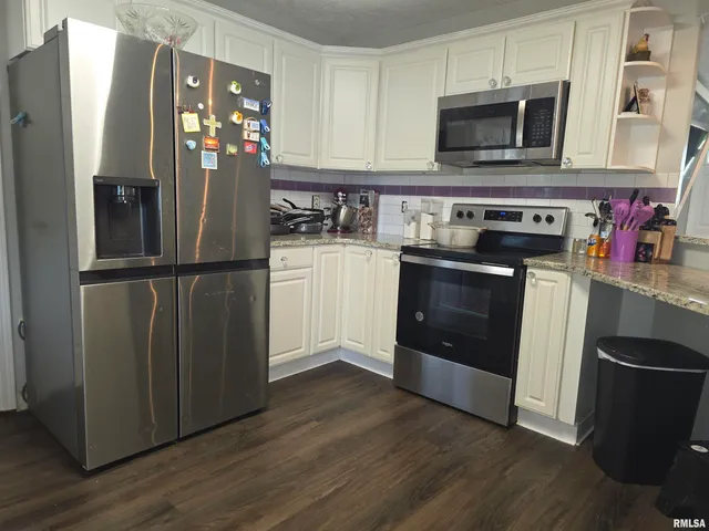 $349,900 | 207 Bob A Rosa Avenue, Murphysboro, IL 62966