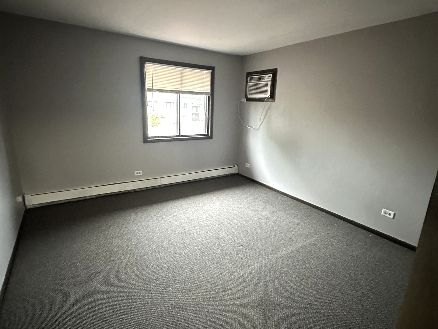 14803 Kilpatrick Avenue Midlothian, IL 60445 - Photo 9 of 12