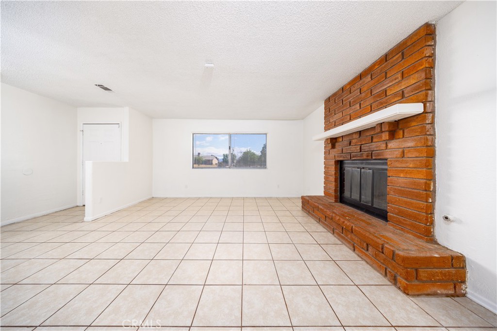10686 Jamul Road Apple Valley, CA 92308 - Photo 6 of 23 Open space layout with new interior paint