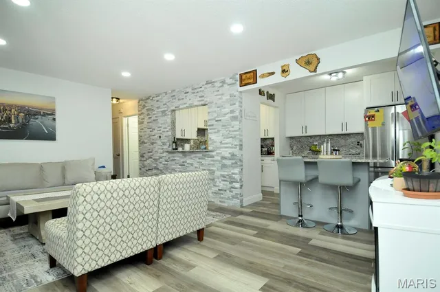 $132,900 | 2535 Senator Court, Unit I, St. Louis, MO 63125