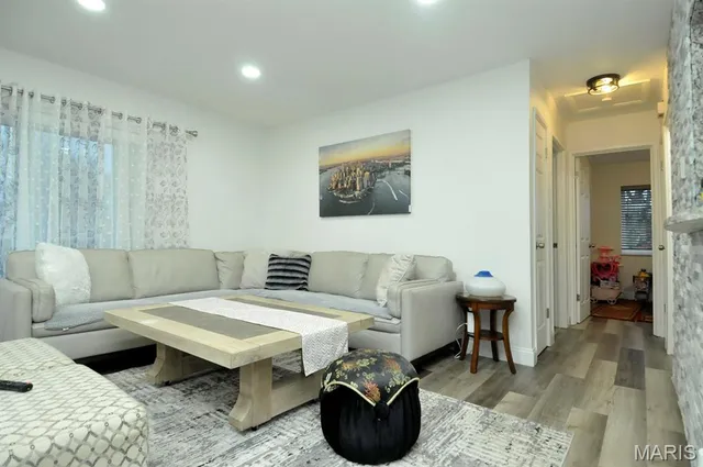 $132,900 | 2535 Senator Court, Unit I, St. Louis, MO 63125