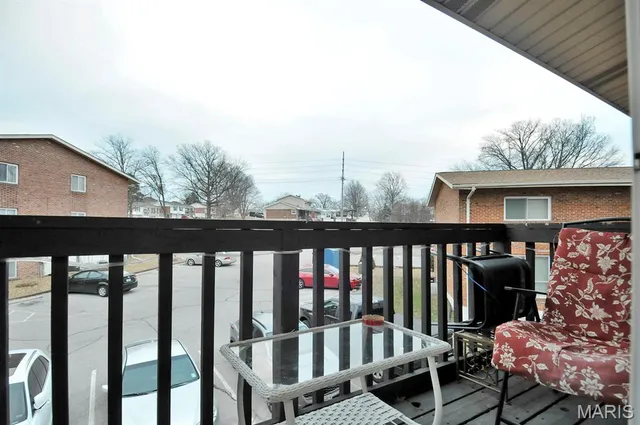 $132,900 | 2535 Senator Court, Unit I, St. Louis, MO 63125