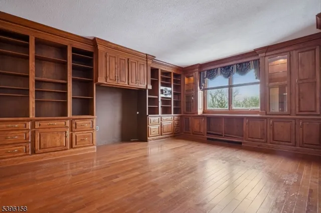 $4,900 | 1 Euclid Avenue, Unit 5B, Summit, NJ 07901