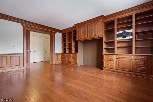 $4,900 | 1 Euclid Avenue, Unit 5B, Summit, NJ 07901