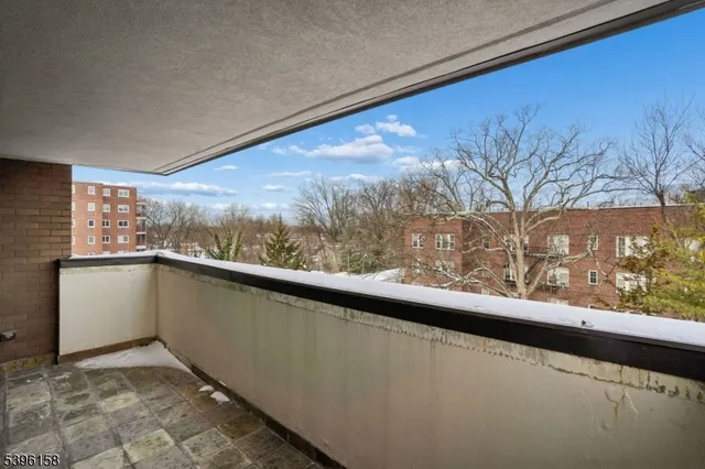 $4,900 | 1 Euclid Avenue, Unit 5B, Summit, NJ 07901