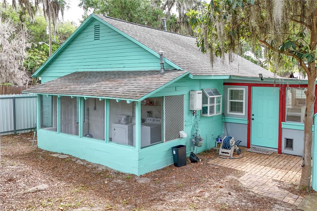 521 Michigan Street Mount Dora, FL 32757 - Photo 21 of 27 a front view of a house with a yard
