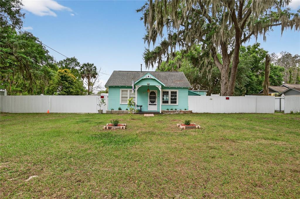 521 Michigan Street Mount Dora, FL 32757 - Photo 24 of 27 a house view with swimming pool