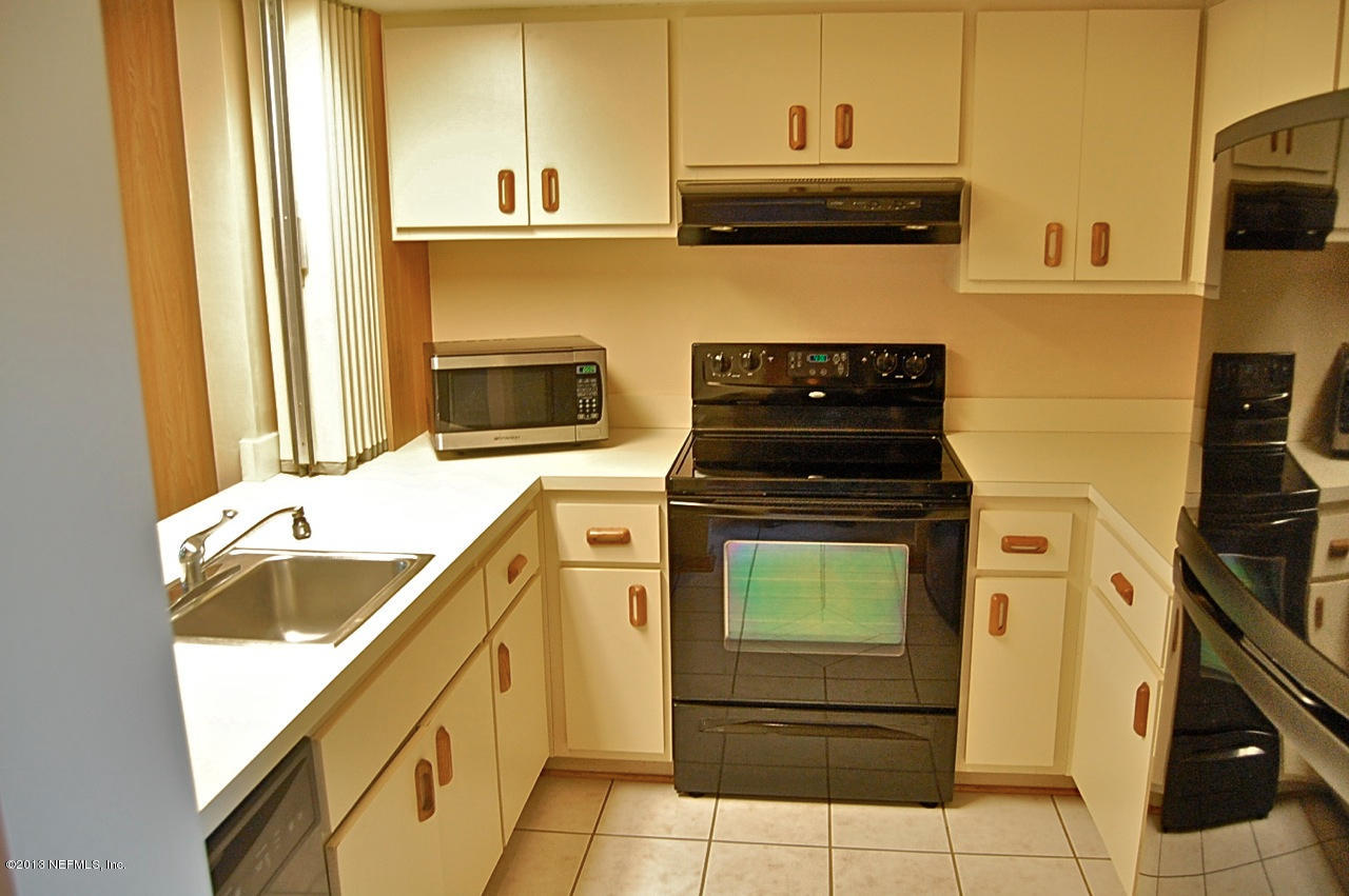 2920 Ravines Road, Unit 1205 Middleburg, FL 32068 - Photo 5 of 25 Kitchen