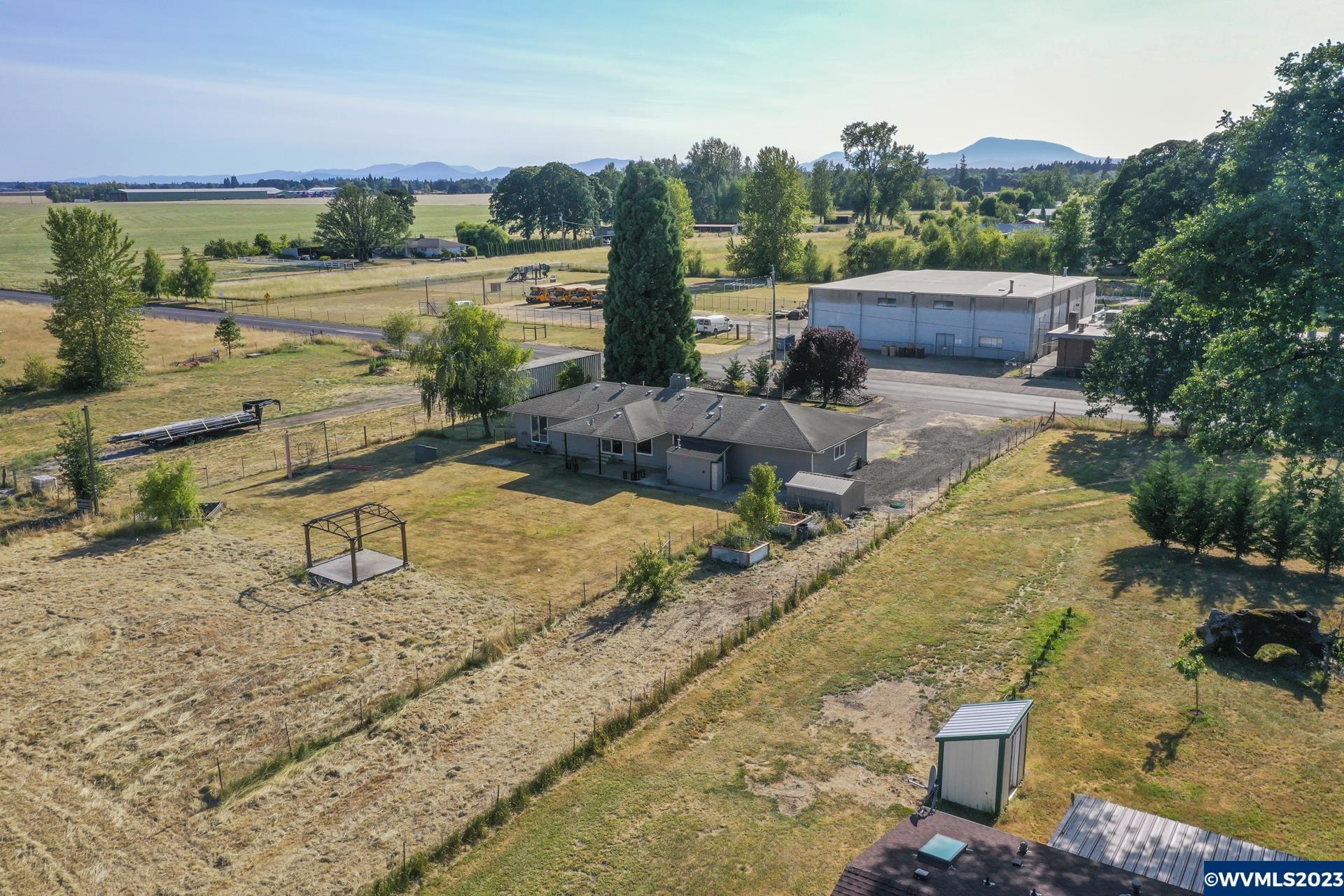 35135 Meadow Road Southwest Albany, OR 97321 - Photo 39 of 42 Gallery Image 39