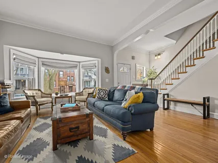 $1,050,000 | 2124 West Eastwood Avenue, Chicago, IL 60625