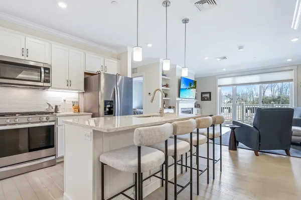 $607,000 | 7 Longview Drive, Unit 204, Atkinson, NH 03811