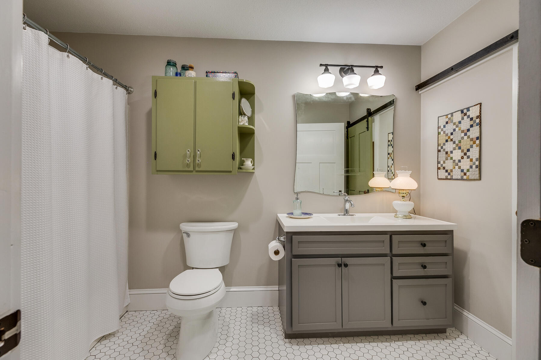 165 Jockey Road Chuckey, TN 37641 - Photo 26 of 69 Roomy Bathroom