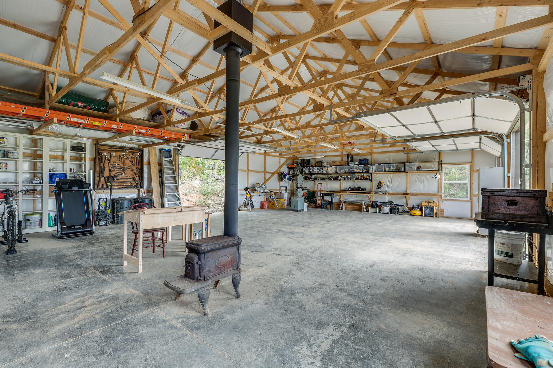 165 Jockey Road Chuckey, TN 37641 - Photo 37 of 69 Interior of Outbuilding