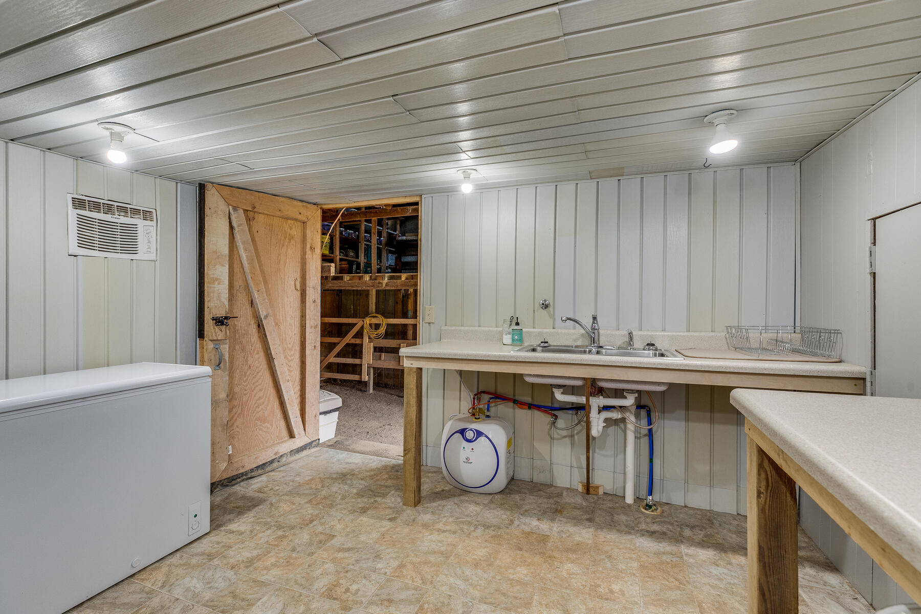 165 Jockey Road Chuckey, TN 37641 - Photo 46 of 69 Double sink in Barn