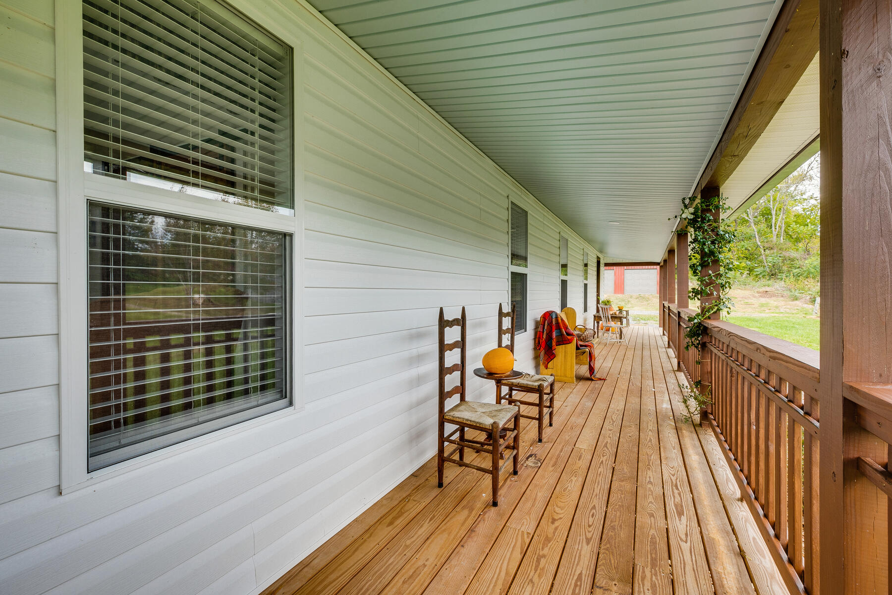 165 Jockey Road Chuckey, TN 37641 - Photo 10 of 69 Come sit a while