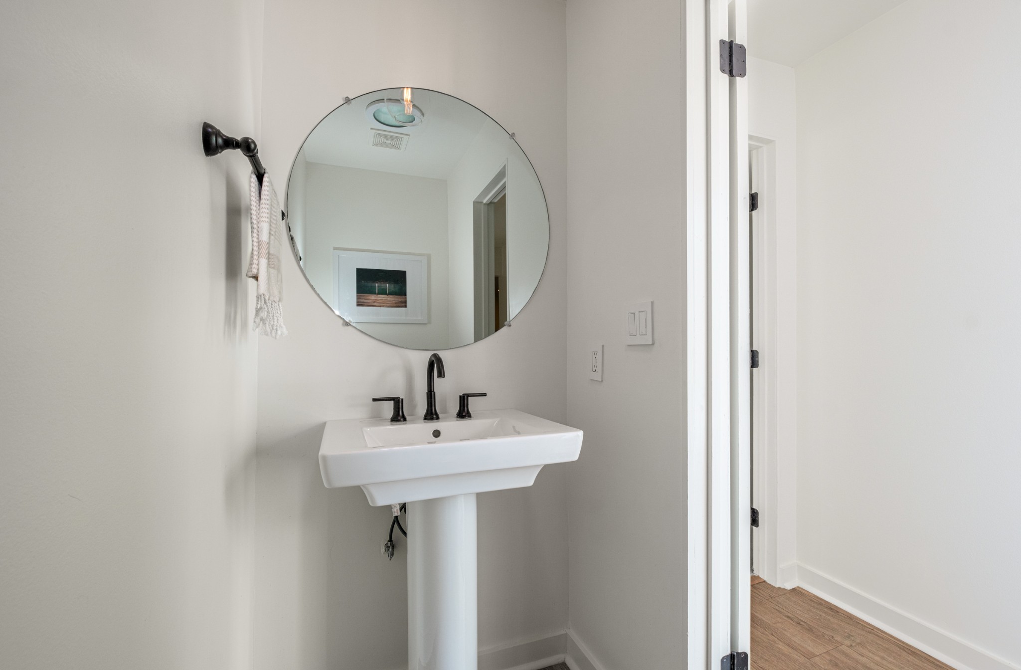 880 High Point Ridge Road Franklin, TN 37069 - Photo 18 of 51 a bathroom with a sink and a mirror