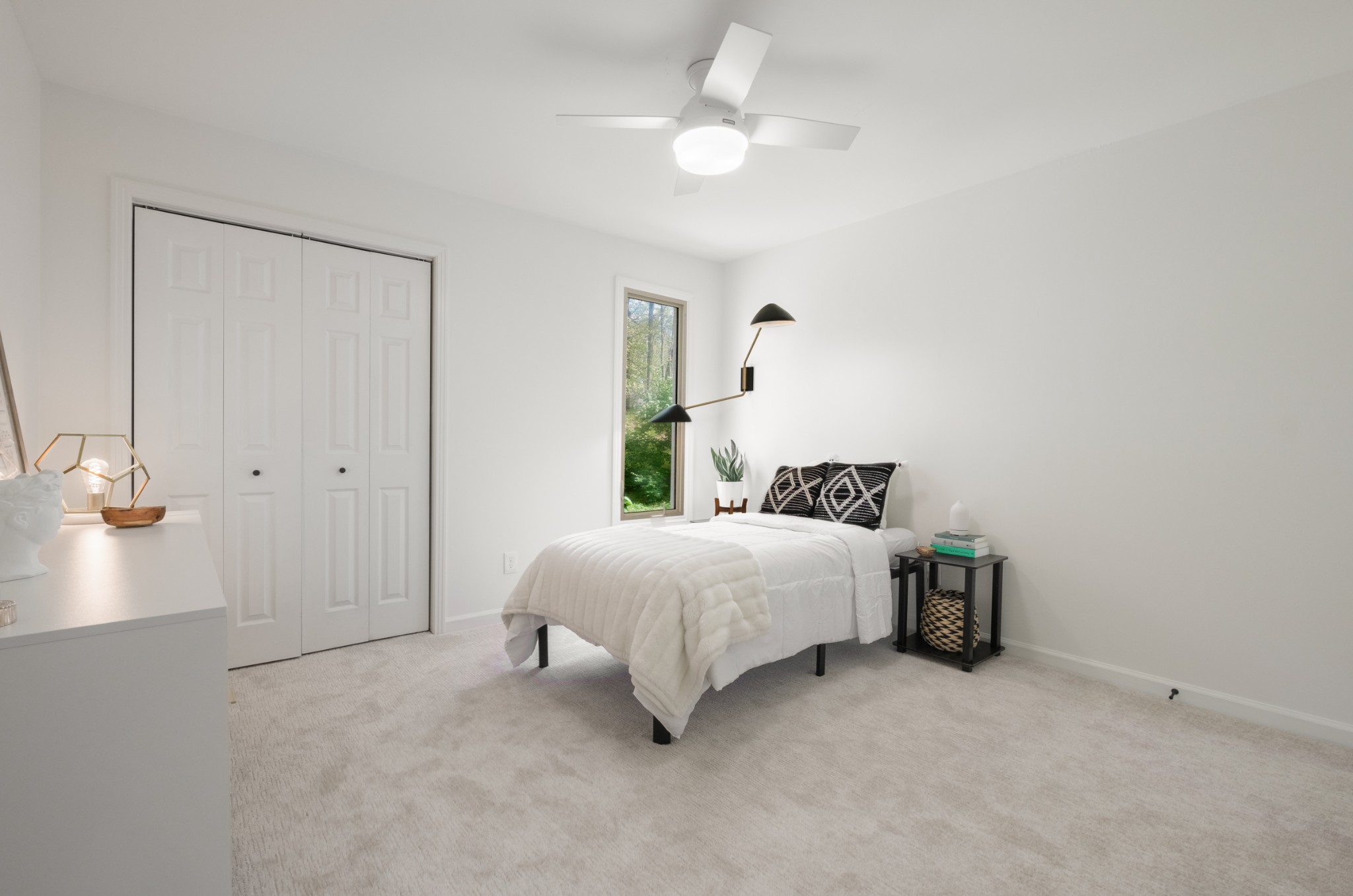 880 High Point Ridge Road Franklin, TN 37069 - Photo 24 of 51 a spacious bedroom with a bed and a chandelier