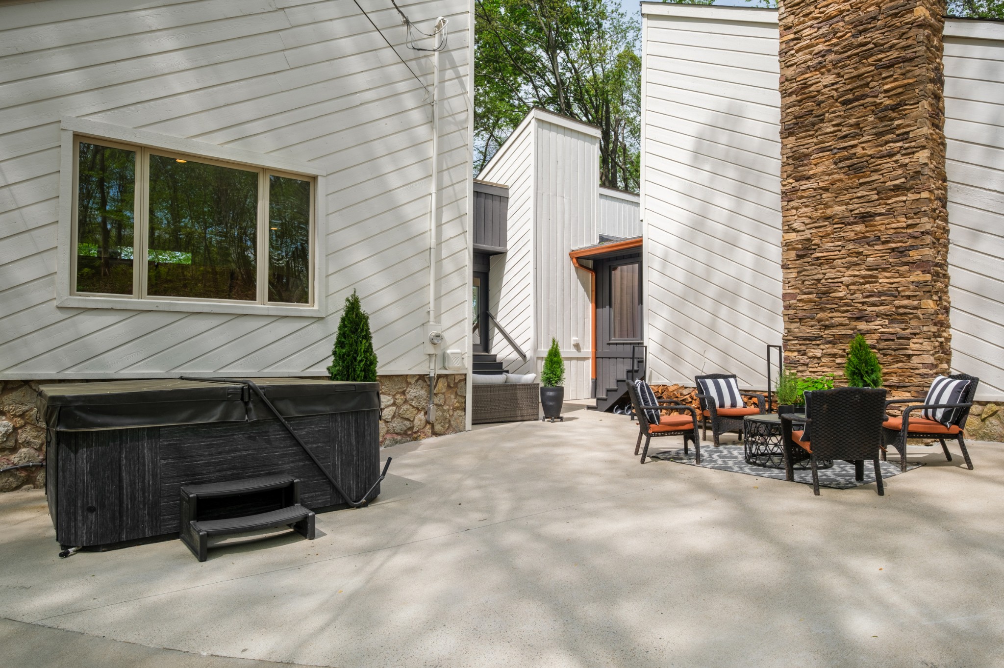 880 High Point Ridge Road Franklin, TN 37069 - Photo 40 of 51 a view of a outdoor seating area