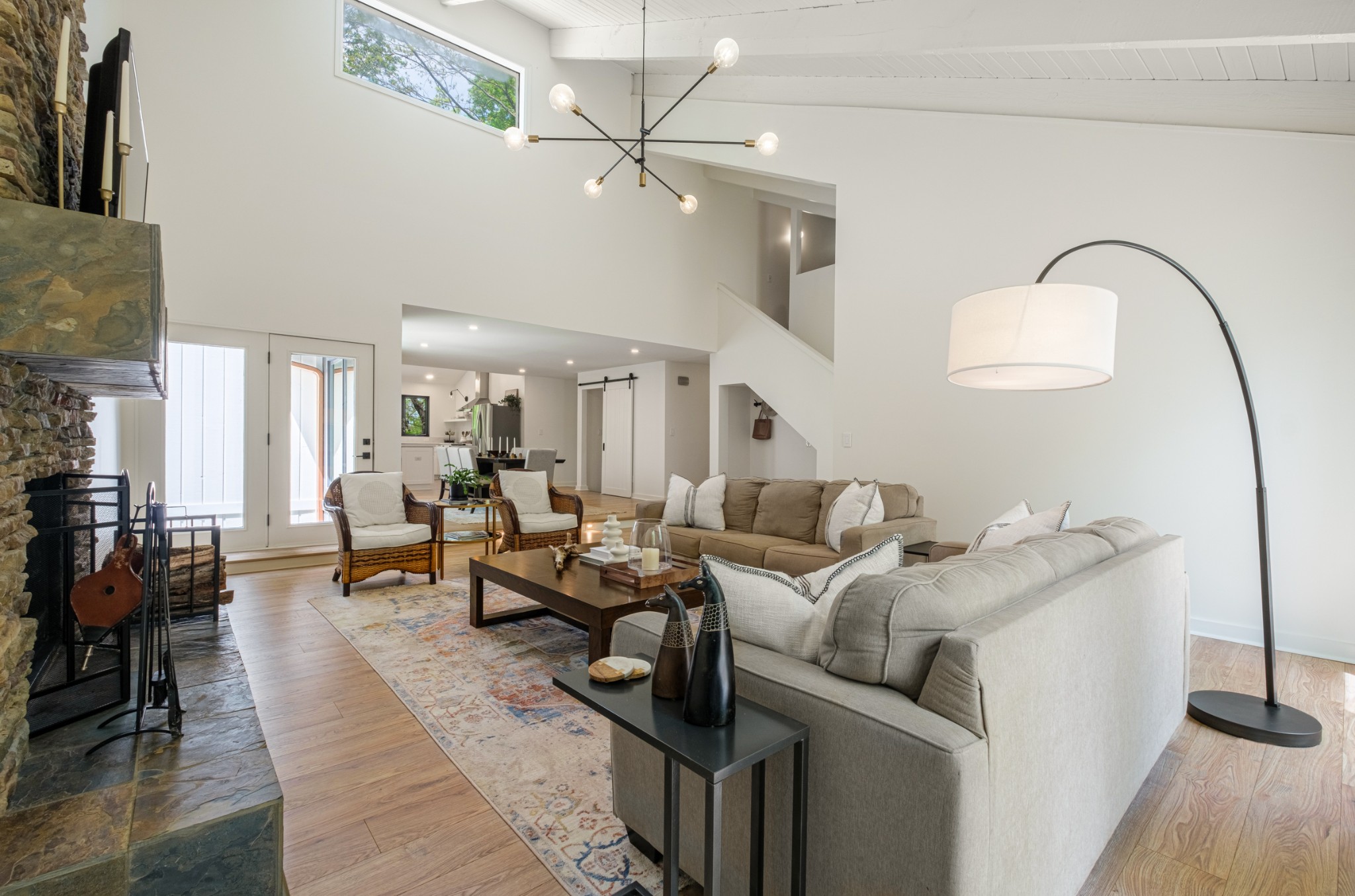 880 High Point Ridge Road Franklin, TN 37069 - Photo 6 of 51 a living room with furniture