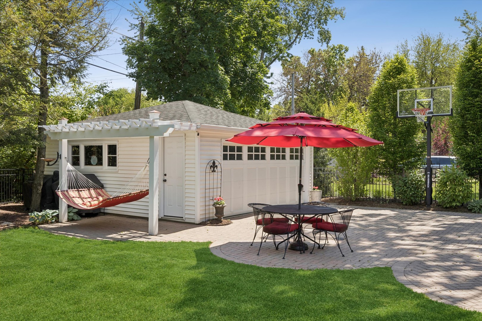 197 Woodside Road Riverside, IL 60546 - Photo 39 of 51 Gallery Image 39